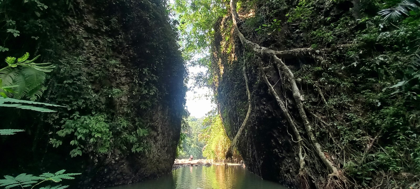 Keindahan Alam Leuwi Lawang Menjadi Daya Tarik Wisata Unggulan di Kampung Adat Banceuy
